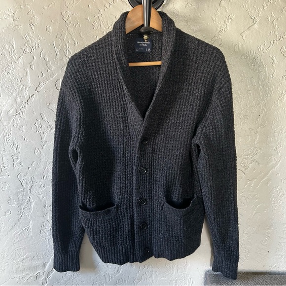 Abercrombie & Fitch Other - Abercrombie & Fitch Gray Knit Cardigan